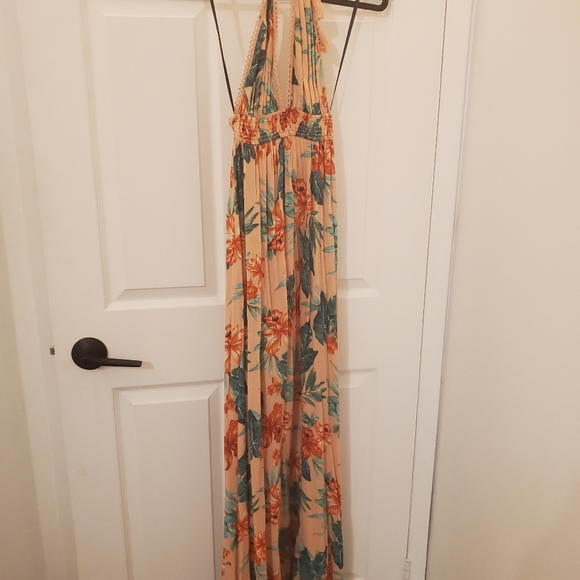 Forever 21 Peach Floral Maxi Dress - Picture 2 of 4